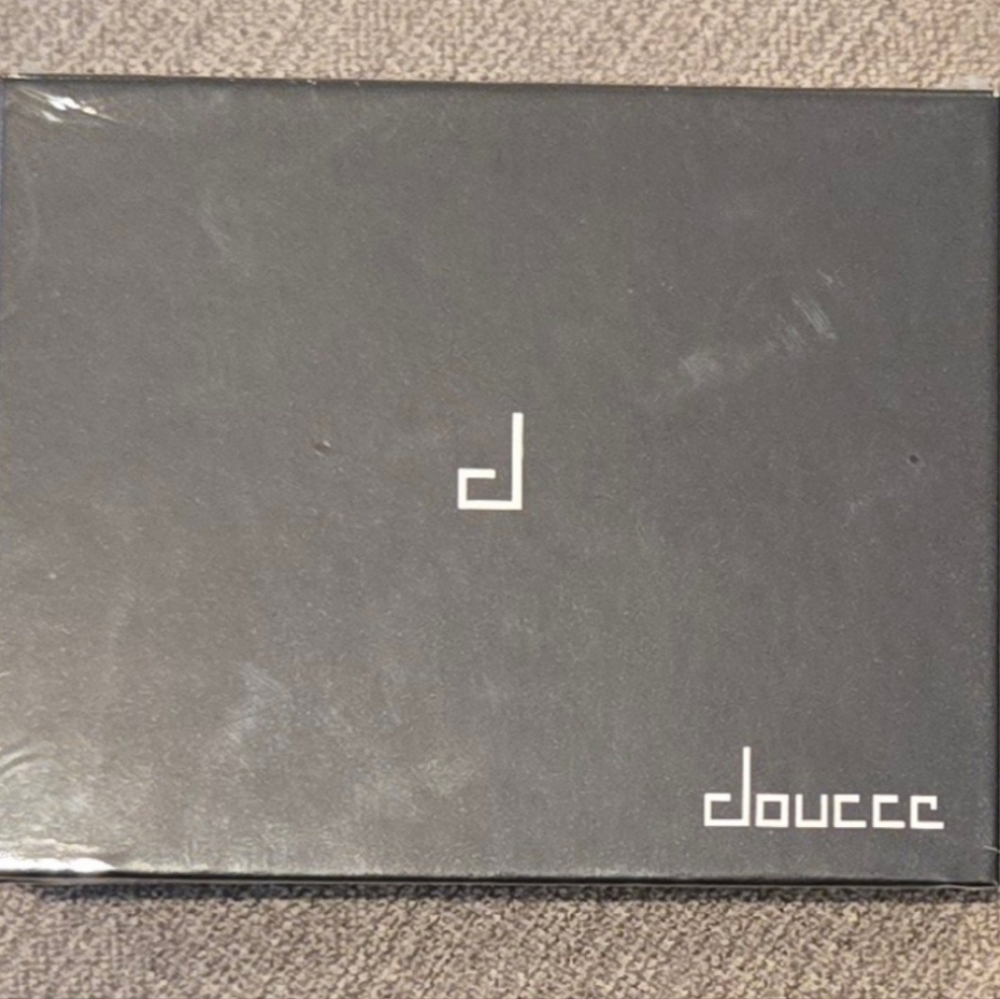 Doucce Makeup Palette - Brand New